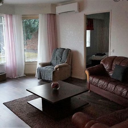 4 Bedrooms near Center - Kranni Pori Buitenkant foto